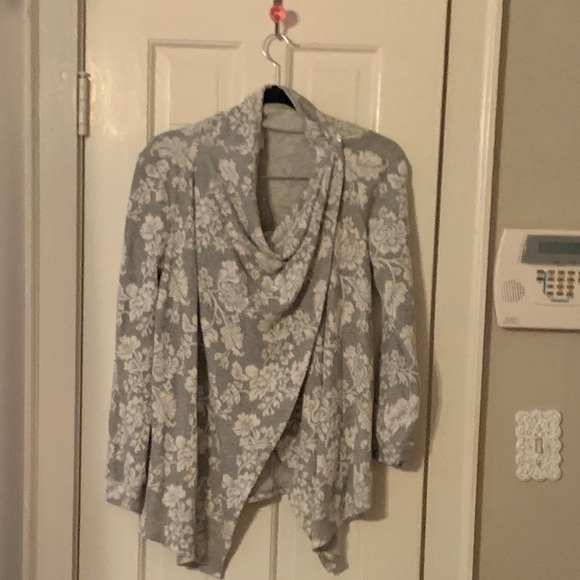 𝅺TARGET sweater cardigan - Picture 1 of 3